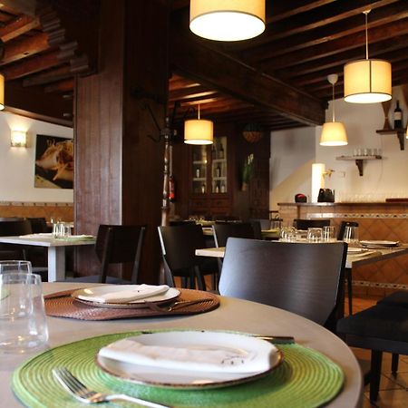 Hotel La Villa Requena Bagian luar foto