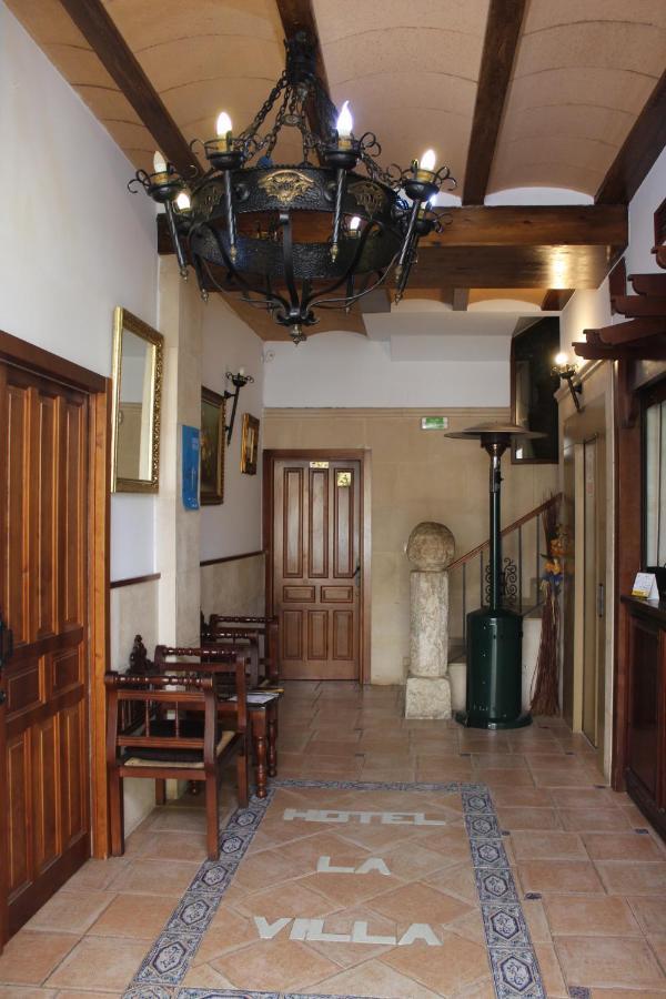Hotel La Villa Requena Bagian luar foto