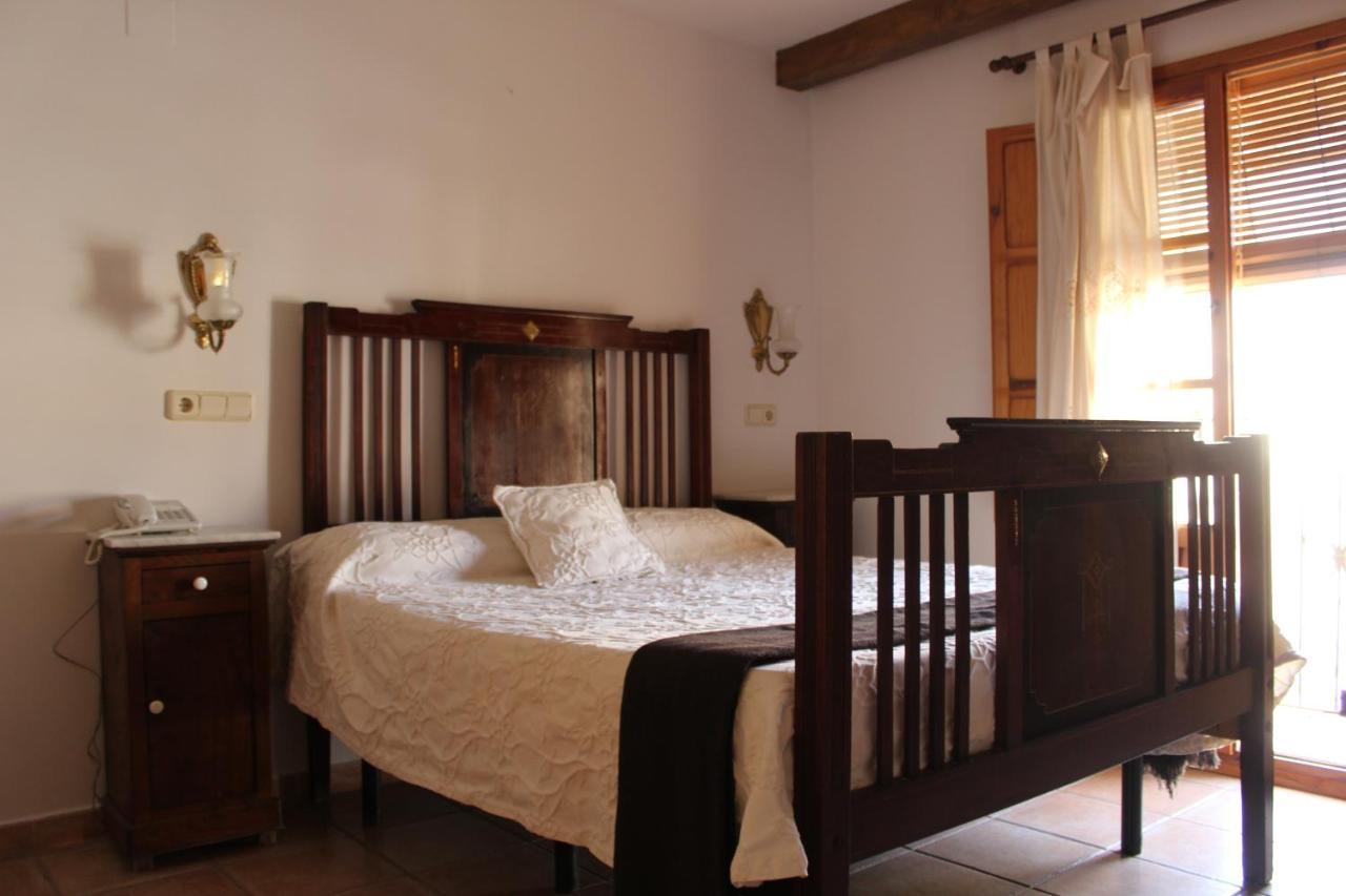 Hotel La Villa Requena Bagian luar foto