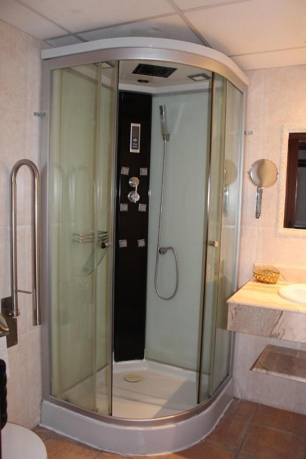 Hotel La Villa Requena Bagian luar foto