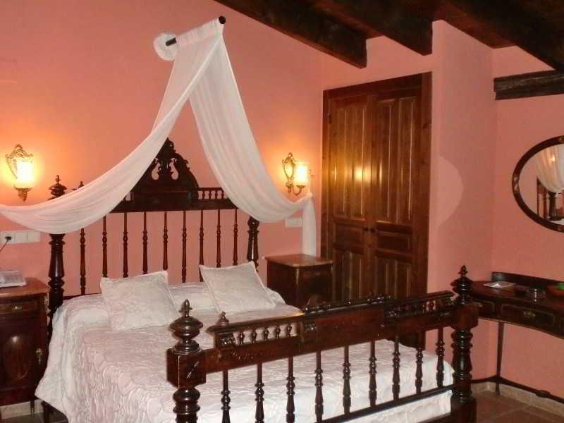 Hotel La Villa Requena Bagian luar foto